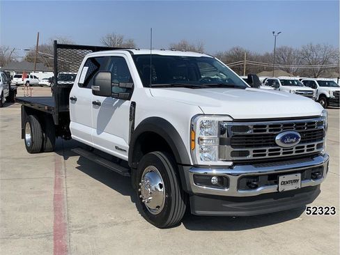 Used 2024 Ford F550 Crew Cab image 3