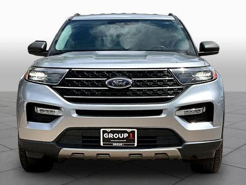 Used 2022 Ford Explorer XLT w/ Equipment Group 202A AWD/4WD image 4