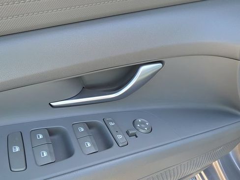 Used 2023 Hyundai Elantra SEL FWD image 19