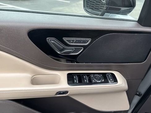 Used 2023 Lincoln Aviator AWD image 15