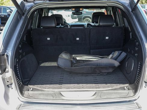 Used 2019 Jeep Grand Cherokee Altitude AWD/4WD image 25