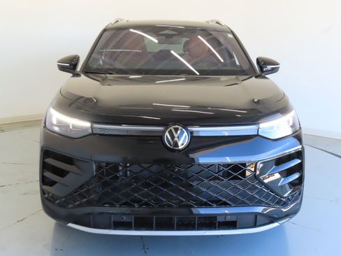 New 2026 Volkswagen Tiguan SEL R-Line AWD/4WD image 10