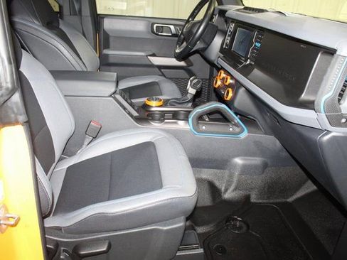 Used 2022 Ford Bronco Black Diamond w/ Sasquatch Package image 15