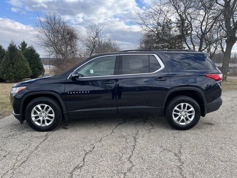 Used 2020 Chevrolet Traverse LT w/ Driver Confidence II Package image 2