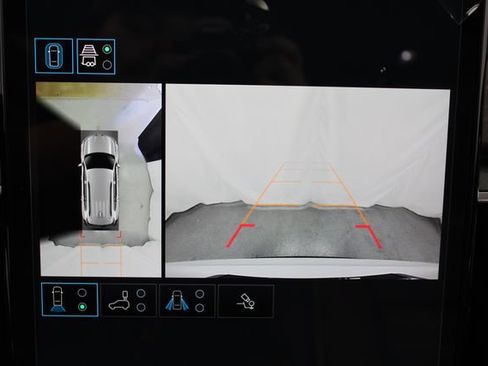 New 2026 GMC Acadia Denali Ultimate w/ LPO, Floor Liner Package AWD/4WD image 24