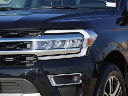 Used 2024 Ford Expedition Limited image 4