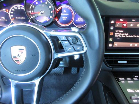 Used 2023 Porsche Cayenne AWD/4WD image 57