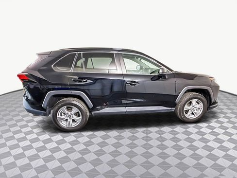 Used 2022 Toyota RAV4 LE image 11