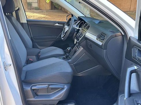 Used 2018 Volkswagen Tiguan S image 19