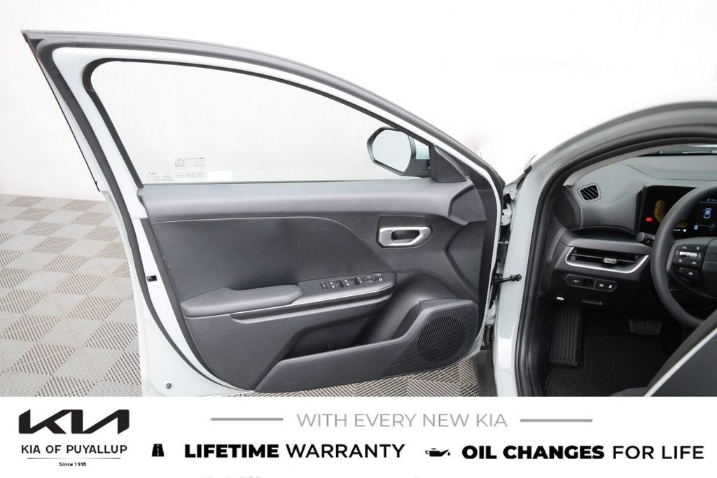 New 2026 Kia K4 FWD image 9
