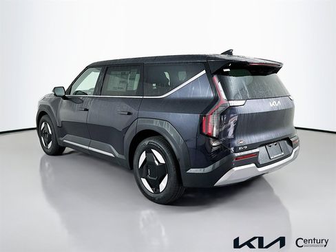 New 2026 Kia EV9 Light RWD image 4