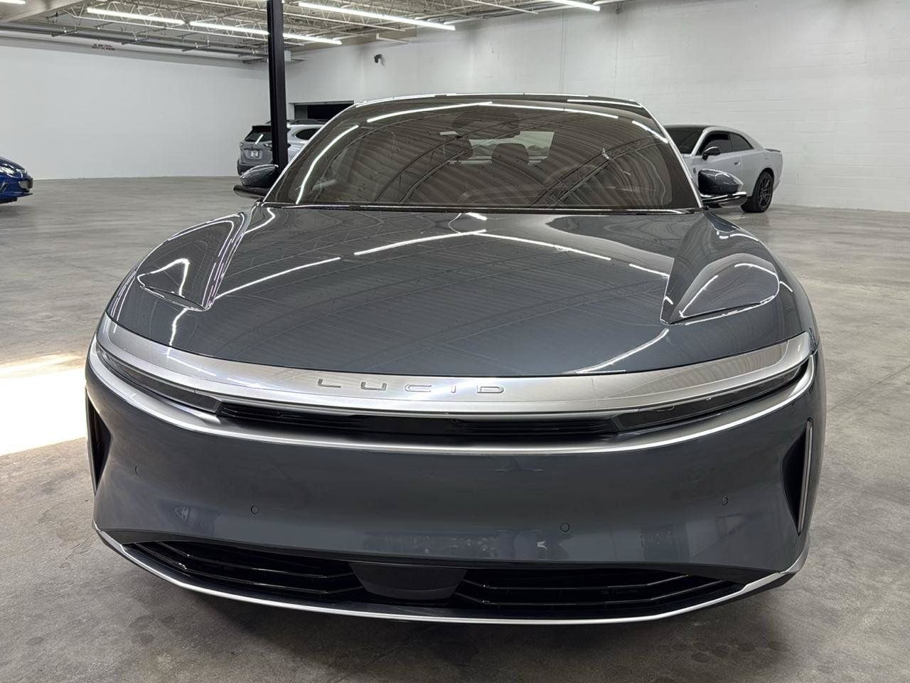 Used 2025 Lucid Air Touring AWD/4WD image 3
