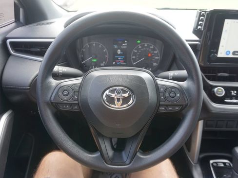 Used 2025 Toyota Corolla Cross AWD Hybrid image 3