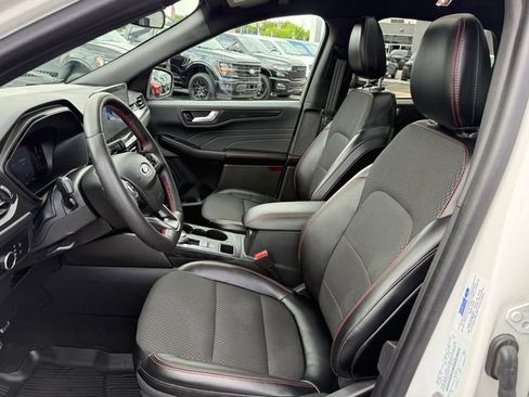 Certified 2024 Ford Escape ST-Line w/ Tech Pack #1 AWD/4WD image 7