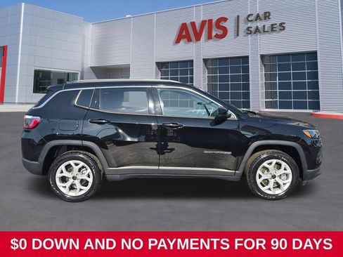Used 2025 Jeep Compass Latitude AWD/4WD image 5