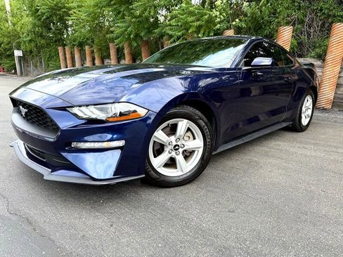 Used 2019 Ford Mustang Coupe image 2