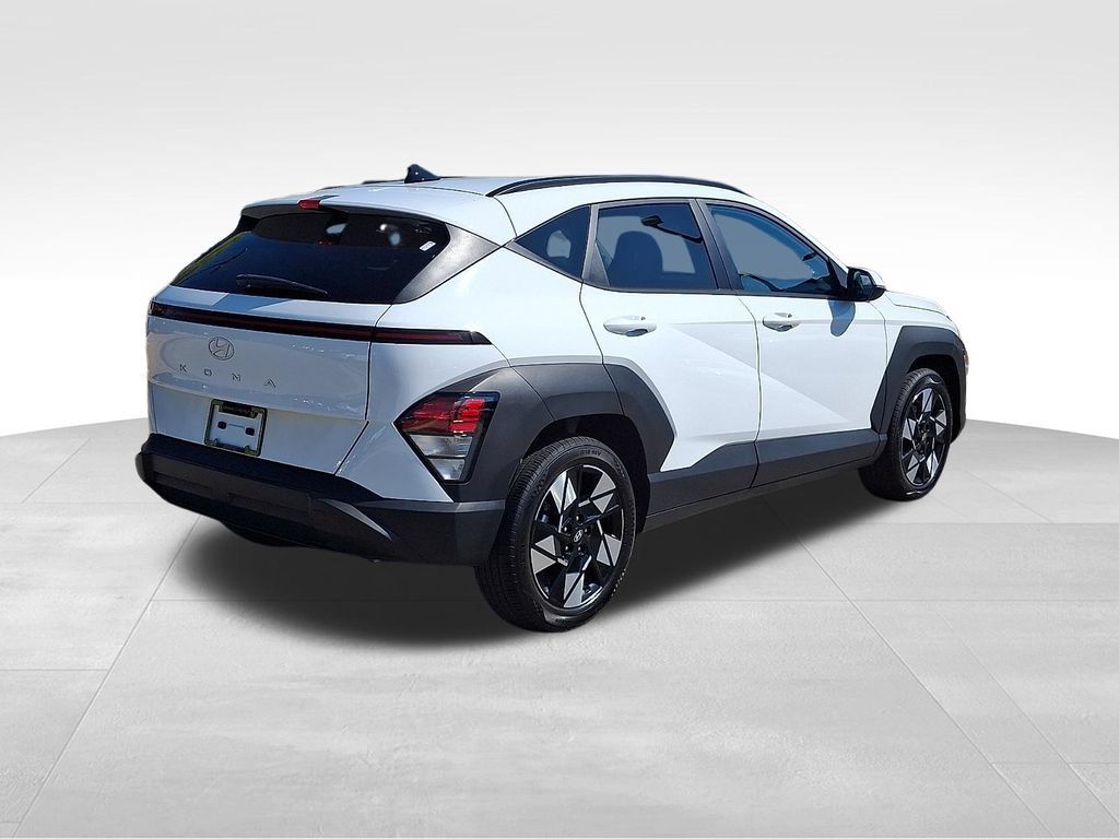 Used 2024 Hyundai Kona SEL w/ Convenience Package FWD image 6