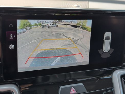 Used 2022 Kia Sorento S w/ Panoramic Sunroof Package AWD/4WD image 6