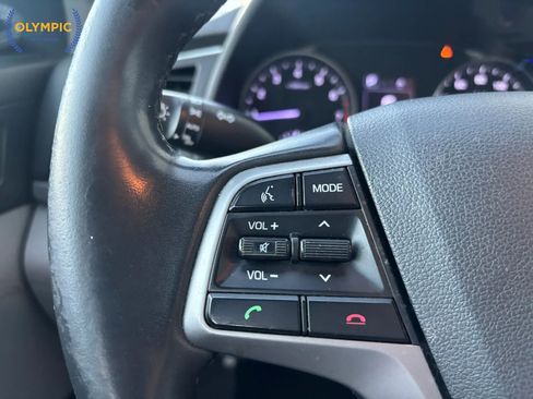 Used 2017 Hyundai Elantra Limited image 22