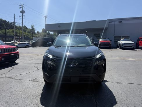 Used 2026 Nissan Rogue Dark Armor AWD/4WD image 2
