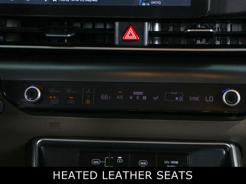 Used 2025 Kia Carnival FWD image 20