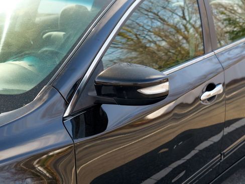 Used 2015 Nissan Altima 2.5 SV w/ Convenience Package image 11