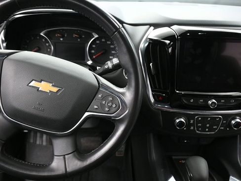 Used 2022 Chevrolet Traverse LT image 13