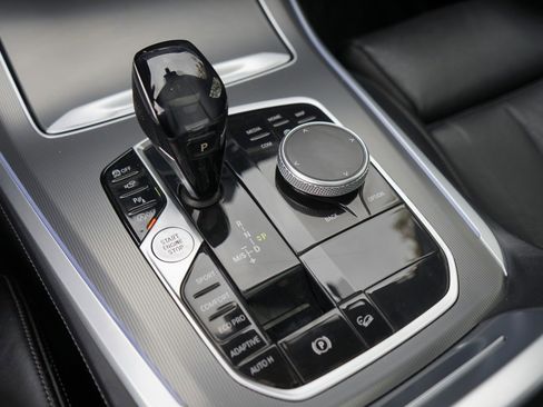 Used 2020 BMW X5 xDrive50i w/ Executive Package image 23