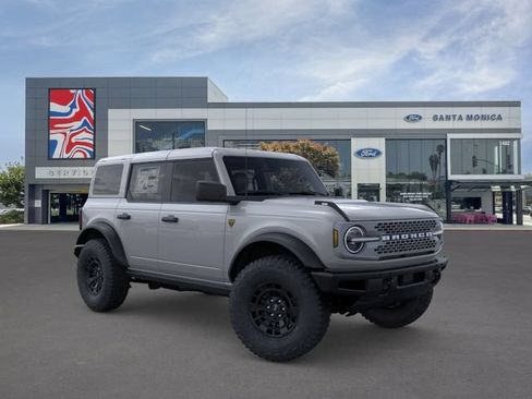 New 2026 Ford Bronco Badlands AWD/4WD image 7