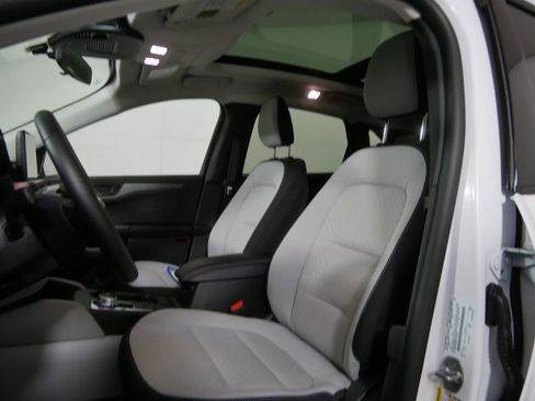 Used 2026 Ford Escape Active w/ Cold Weather Package AWD/4WD image 14