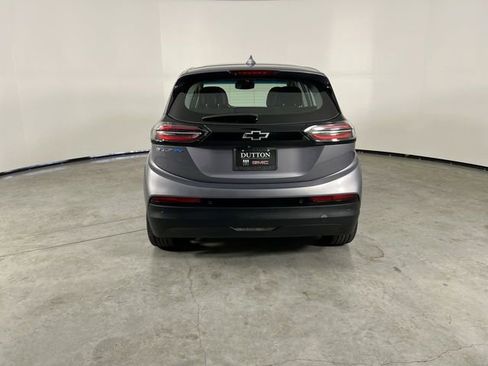 Used 2022 Chevrolet Bolt LT w/ Infotainment Package FWD image 7
