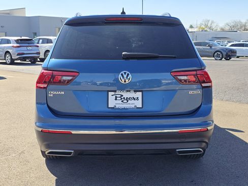 Used 2020 Volkswagen Tiguan SE w/ Panoramic Sunroof Package image 6