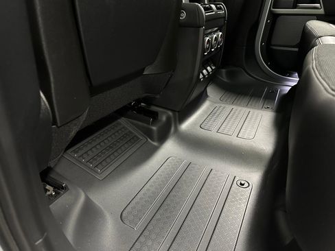 Used 2020 Land Rover Defender 110 First Edition image 42