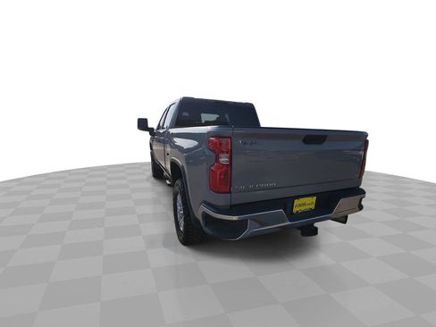 Used 2024 Chevrolet Silverado 2500 LT AWD/4WD image 7