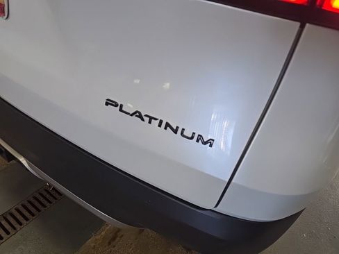 Used 2024 Toyota Grand Highlander Platinum image 8