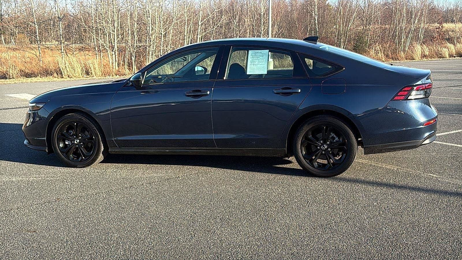 Used 2025 Honda Accord SE image 11