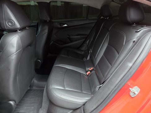 Used 2018 Chevrolet Cruze Premier image 23