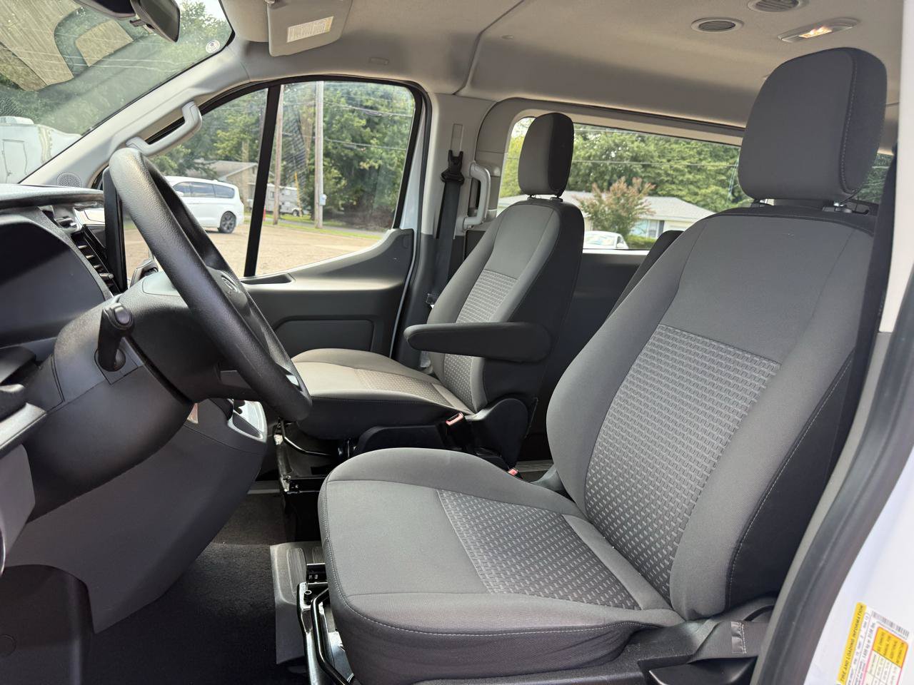 Used 2023 Ford Transit 350 XLT RWD image 9