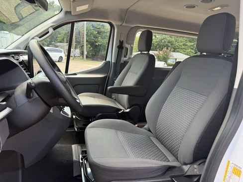 Used 2023 Ford Transit 350 XLT RWD image 9