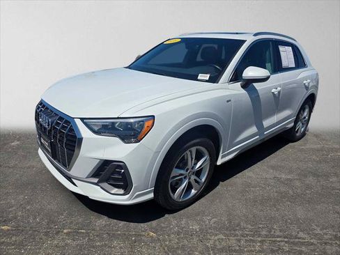 Used 2020 Audi Q3 2.0T Premium w/ Convenience Package AWD/4WD image 7