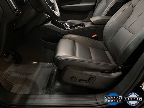 Used 2025 Volvo XC40 B5 Plus image 61