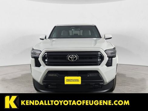 Certified 2025 Toyota Tacoma SR5 w/ SR5 Upgrade Package AWD/4WD image 8