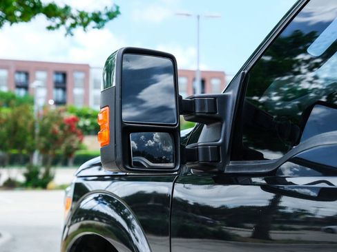 Used 2015 Ford F250 XLT w/ XLT Premium Package AWD/4WD image 30
