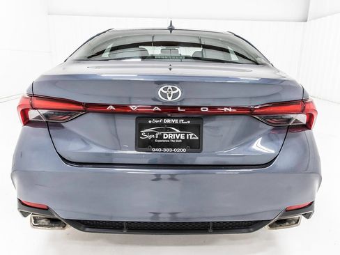 Used 2021 Toyota Avalon XLE w/ Moonroof Package FWD image 6