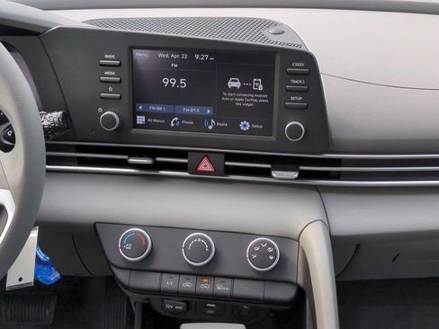 New 2026 Hyundai Elantra SE FWD image 17