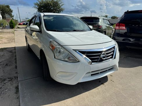 Used 2017 Nissan Versa S Plus FWD image 4