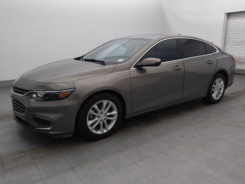 Used 2018 Chevrolet Malibu LT w/ LPO, Convenience Package 2 FWD image 2