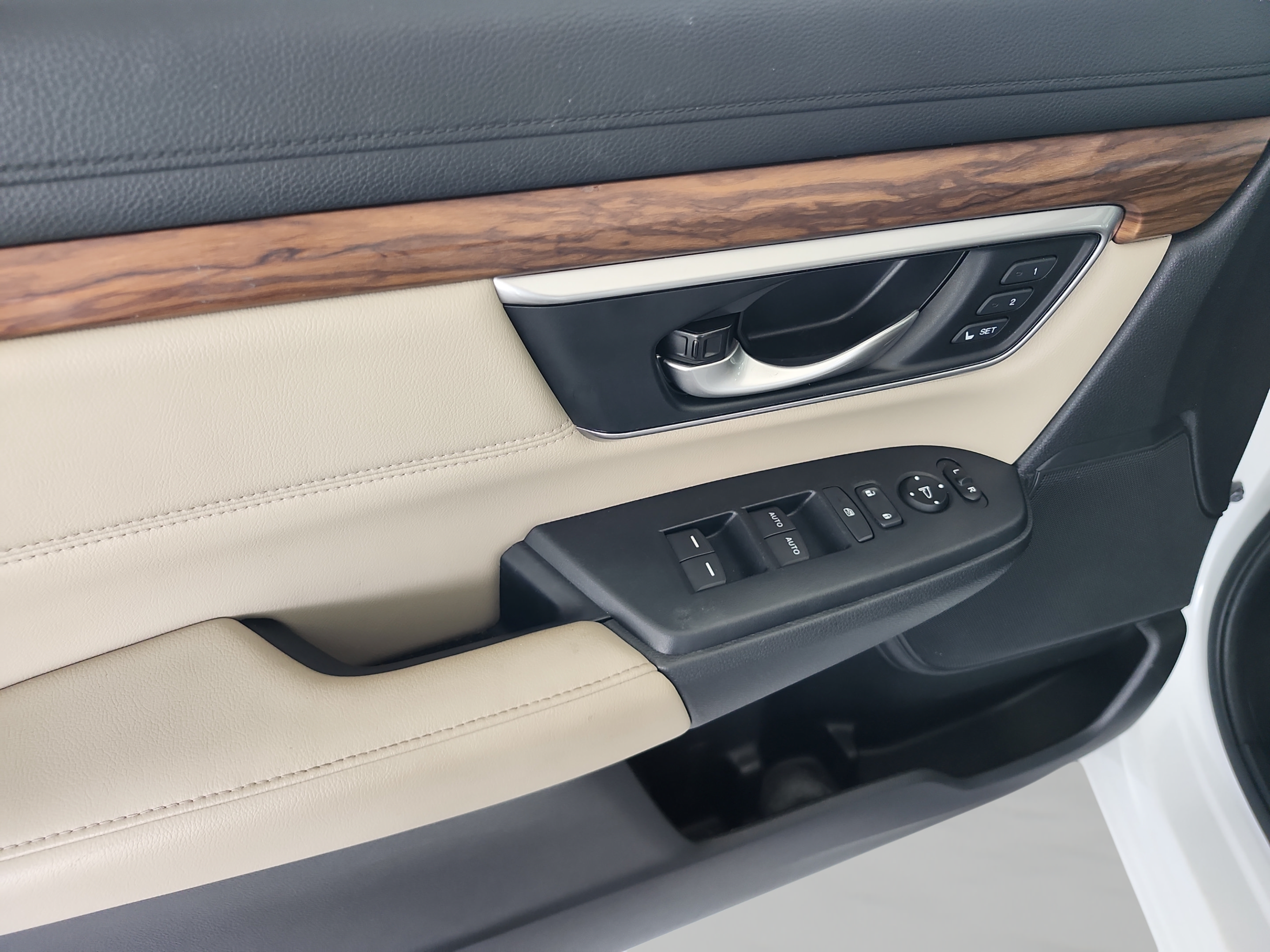 Certified 2019 Honda CR-V Touring image 17