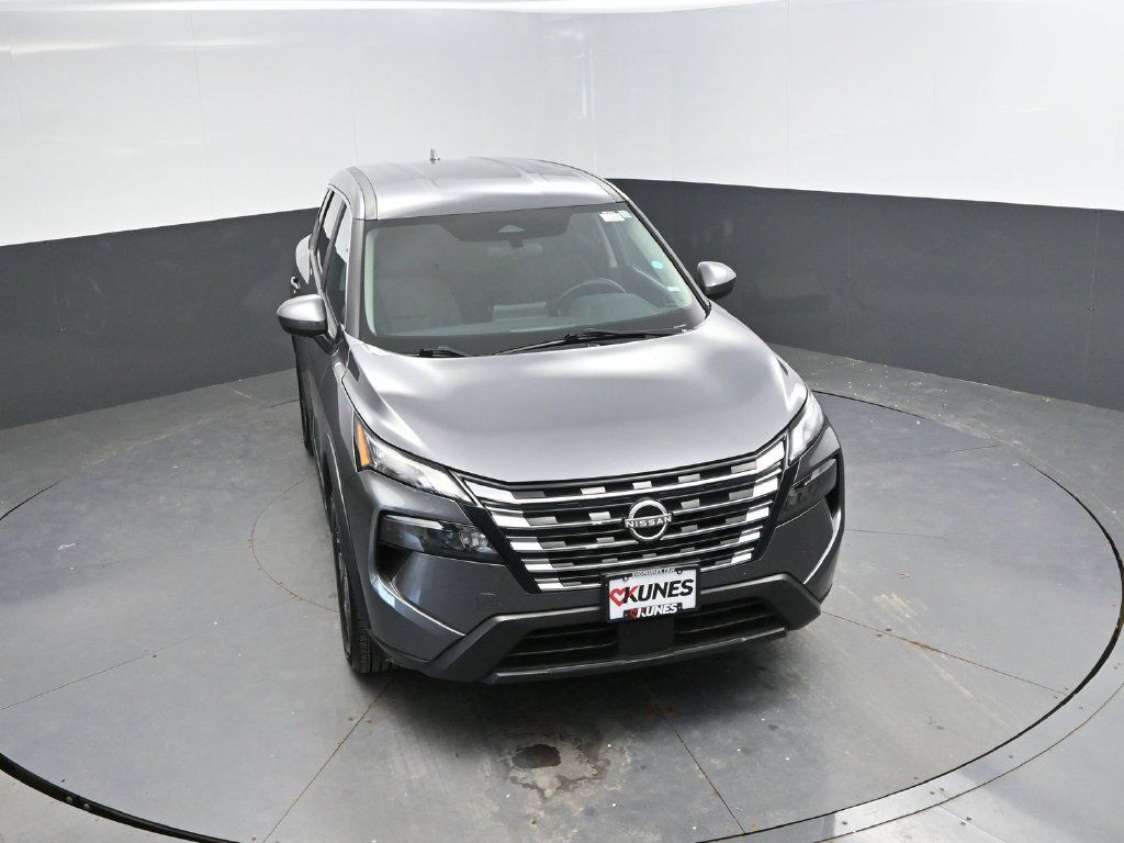 Used 2024 Nissan Rogue SV FWD image 21