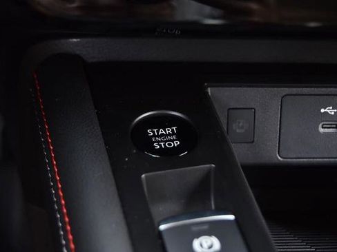 New 2025 Nissan Kicks SR image 19